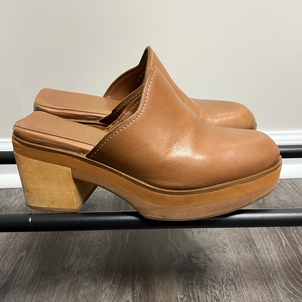 Naturalizer 27 Edit Katrese Platform Tan Women's Mules